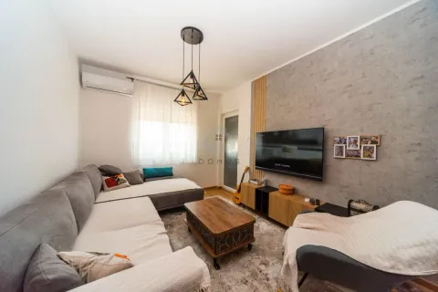 Rent, one bedroom apartment, 45m², Pobrežje, Podgorica - image 2