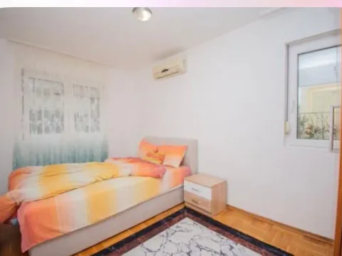 Rent, three bedroom apartment, 80m², Dalmatinska ulica, Podgorica - image 2