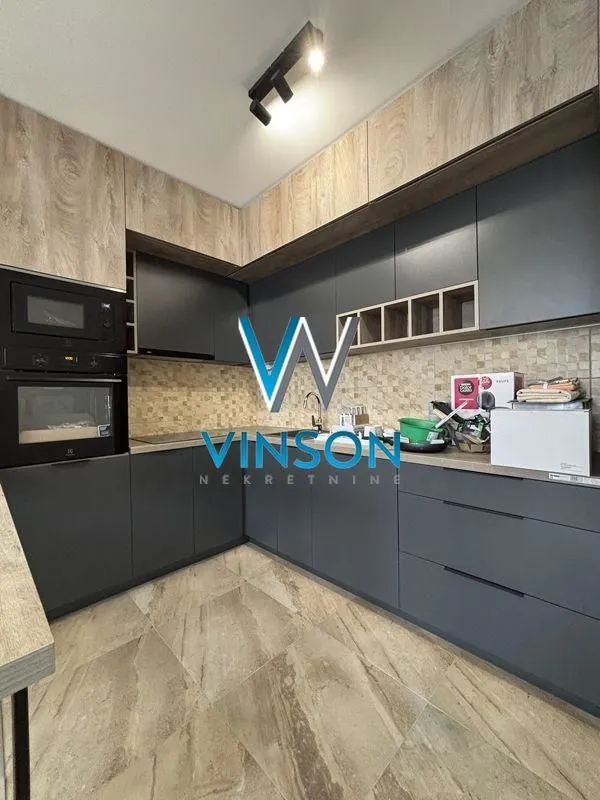 Izdavanje, dvosoban stan, 112m², Petrovaradin, Novi Sad