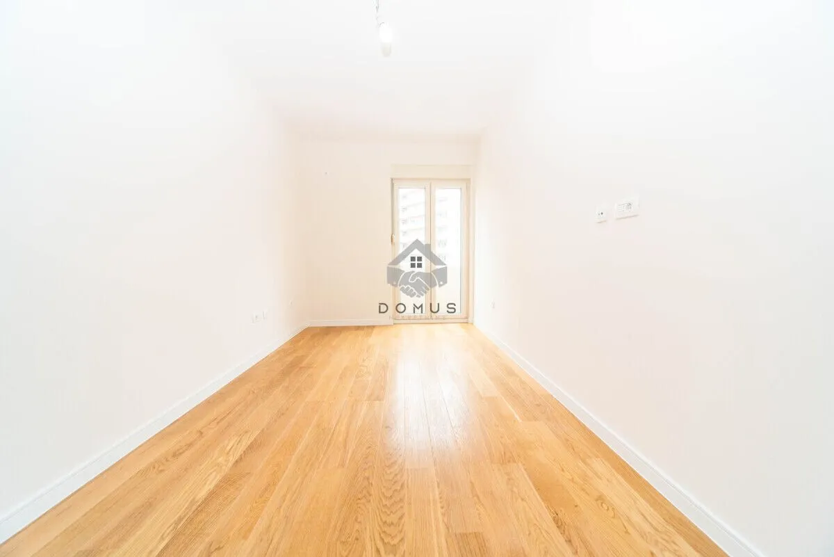 Izdavanje, poslovni prostor, 43m², Central Point, Podgorica