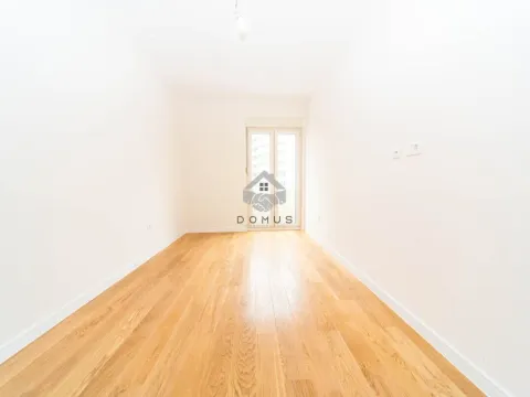 Rent, office space, 43m², Central Point, Podgorica - image 5