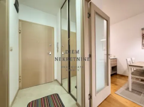 Izdavanje, jednosoban stan, 45m², City Kvart, Podgorica - image 4