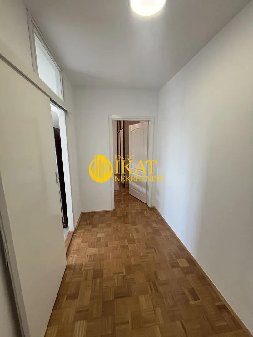 Izdavanje, četvorosoban stan, 120m², Voždovac Sve Podlokacije, Beograd