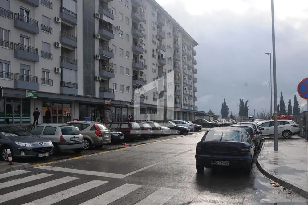 Izdavanje, poslovni prostor, 108m², Tuški Put, Podgorica