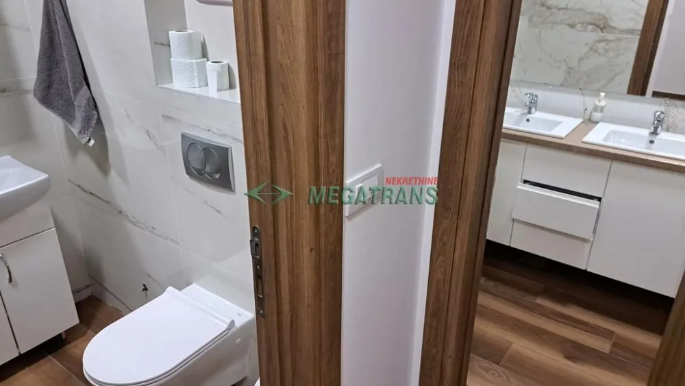 Izdavanje, četvorosoban stan, 100m², Novi Sad Sve Podlokacije, Novi Sad