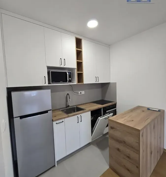 Izdavanje, jednosoban stan, 42m², Salajka, Novi Sad Sve Podlokacije