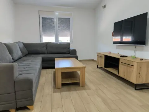 Izdavanje, jednosoban stan, 72m2, Polje, Bar Izdavanje, jednosoban stan, 72m2, Polje, Bar