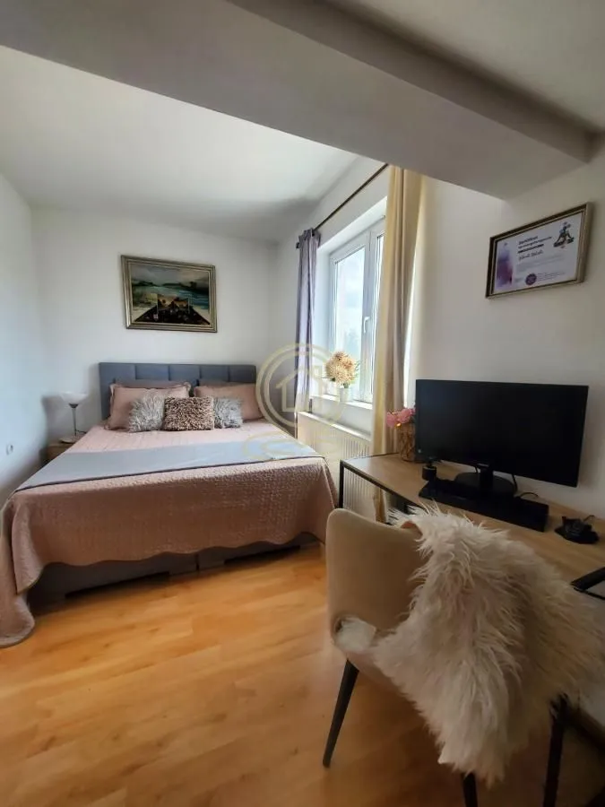 Prodaja, dvosoban stan, 52m², Centar, Novi Sad