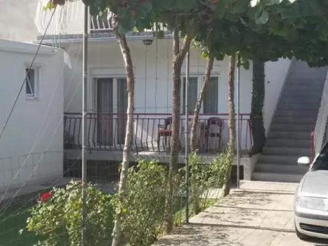 Prodaja, trosoban stan, 91m², Igalo, Herceg Novi - image 1