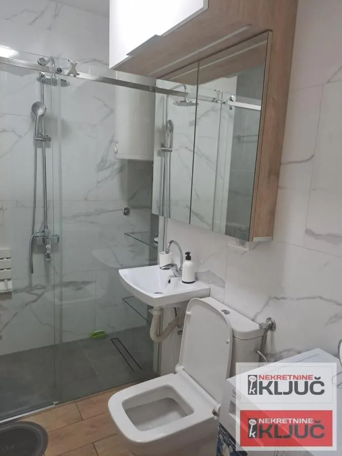 Izdavanje, jednosoban stan, 55m², Bulevar Oslobodjenja, Novi Sad Sve Podlokacije