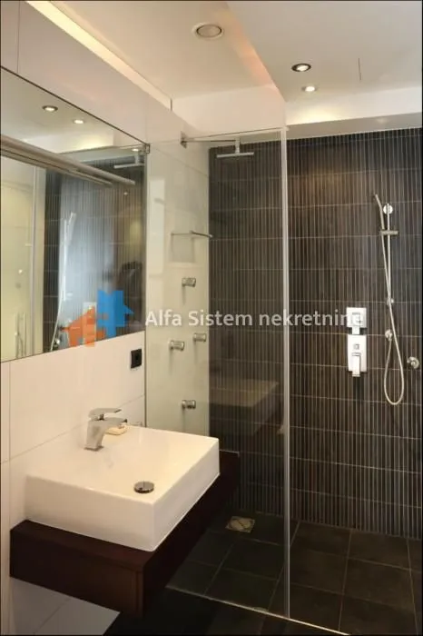 Izdavanje, stan, 176m², Kalenić Pijaca, Vračar Sve Podlokacije