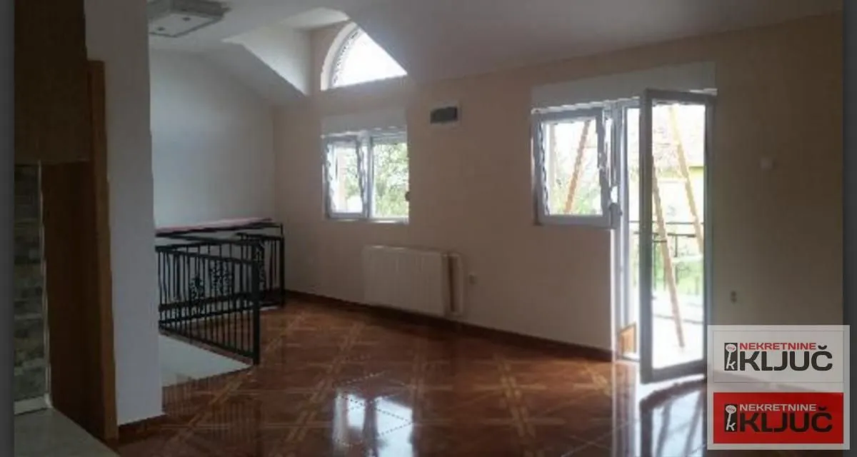 Rent, house, 400m², Trandžament, Petrovaradin