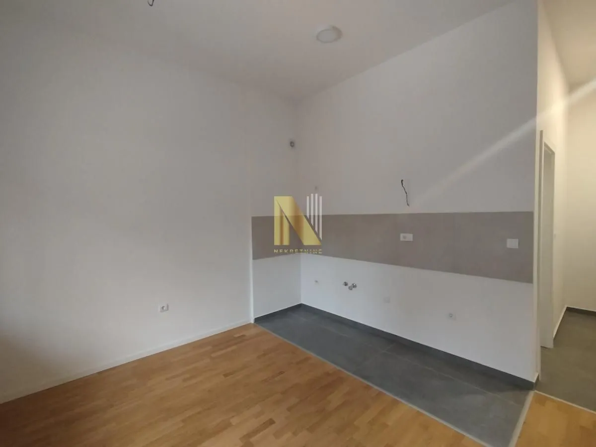 Prodaja, garsonjera, 31m², Grbavica, Novi Sad Sve Podlokacije