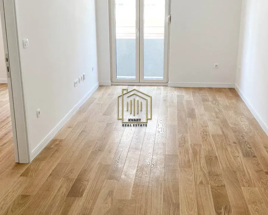 Izdavanje, jednosoban stan, 40m², Central Point, Podgorica