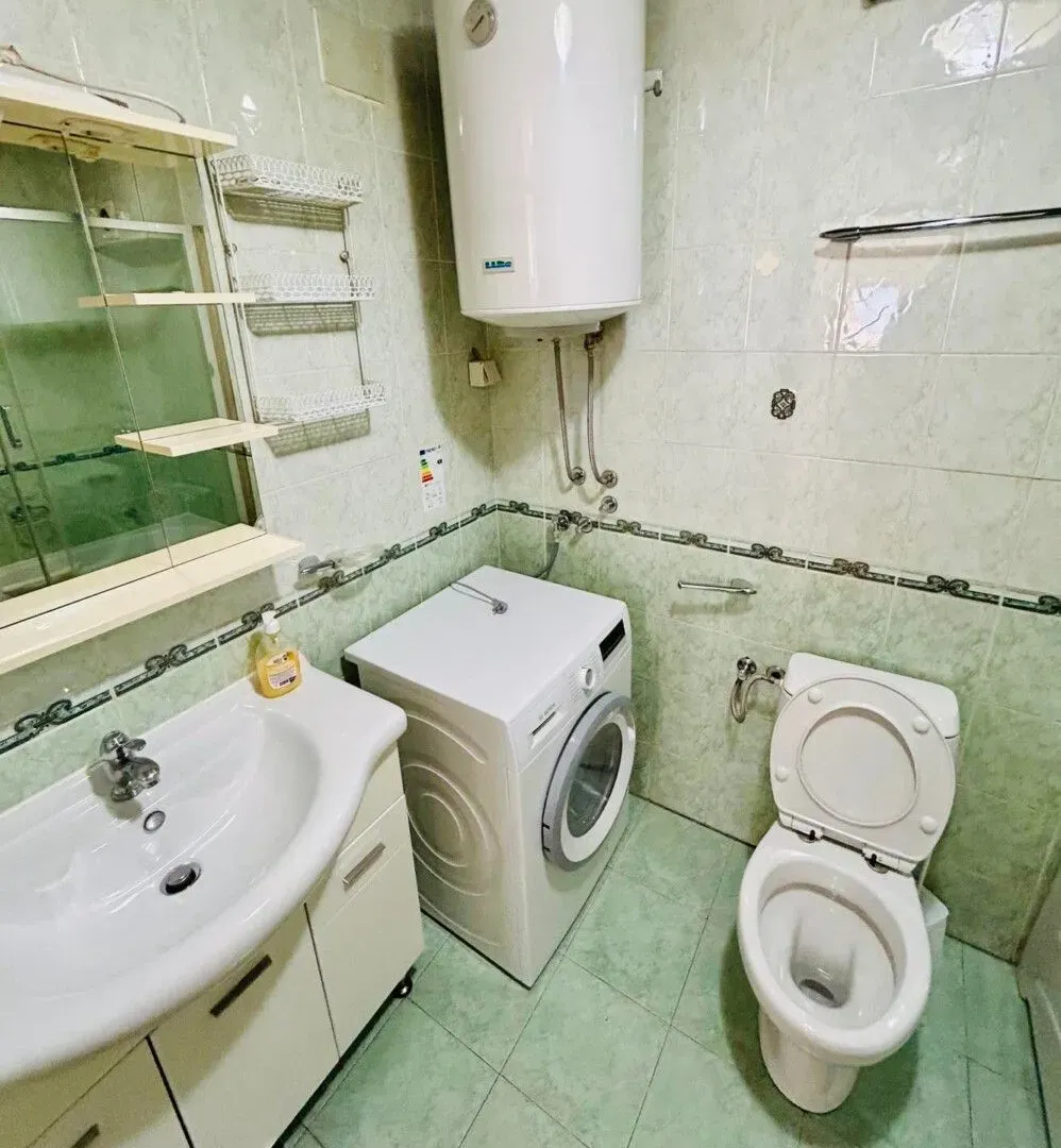 Izdavanje, jednosoban stan, 56m², Momišići, Podgorica