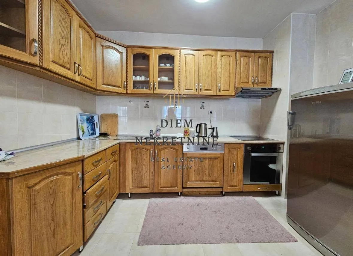 Rent, two bedroom apartment, 70m², Centar, Bar