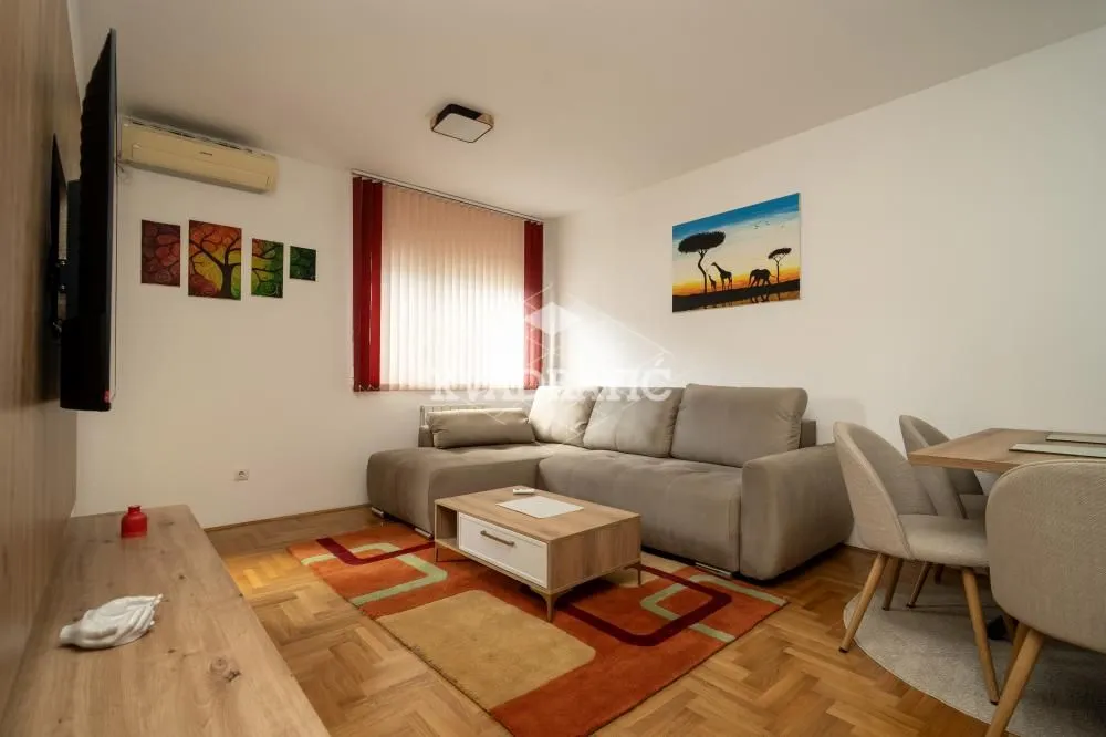 Rent, two bedroom apartment, 42m², Novi Beograd Blok 72, Novi Beograd Sve Podlokacije