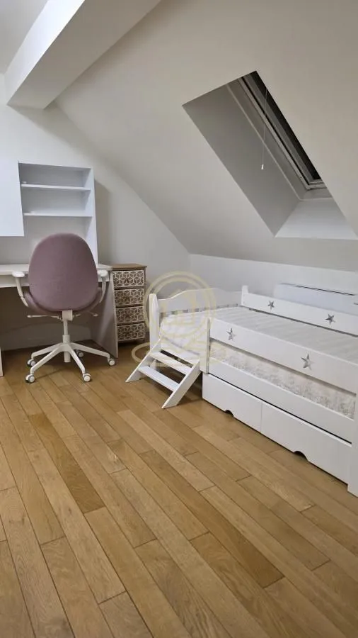Izdavanje, stan, 130m², Bogoslovija, Palilula Sve Podlokacije