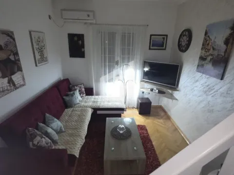 Izdavanje, dvosoban stan, 43m², Centar, Podgorica - image 2