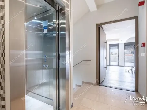 Prodaja, trosoban stan, 236m², Tivat, Crna Gora - image 28