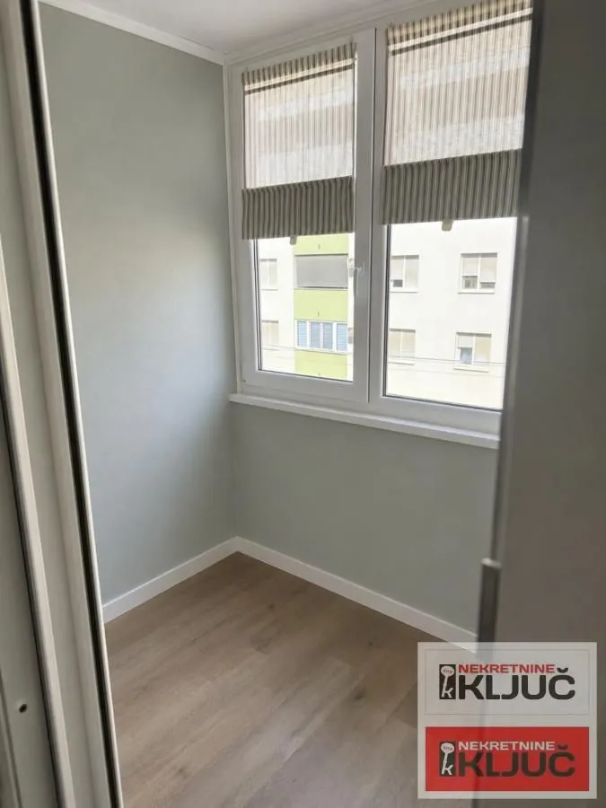 Prodaja, trosoban stan, 59m², Petrovaradin, Novi Sad
