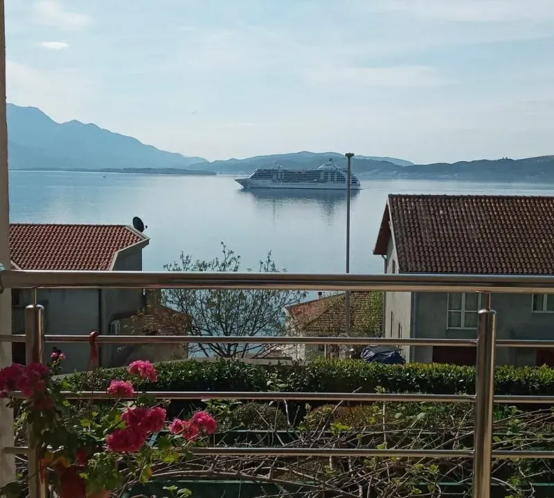 Sale, two bedroom apartment, 103m², Bijela, Herceg Novi