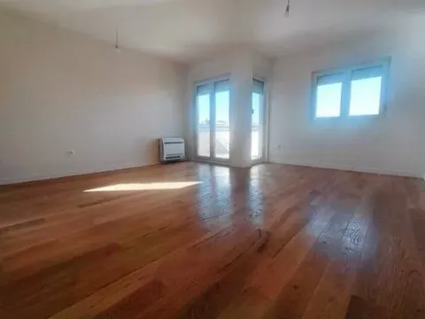 Izdavanje, dvosoban stan, 74m², Central Point, Podgorica - image 7