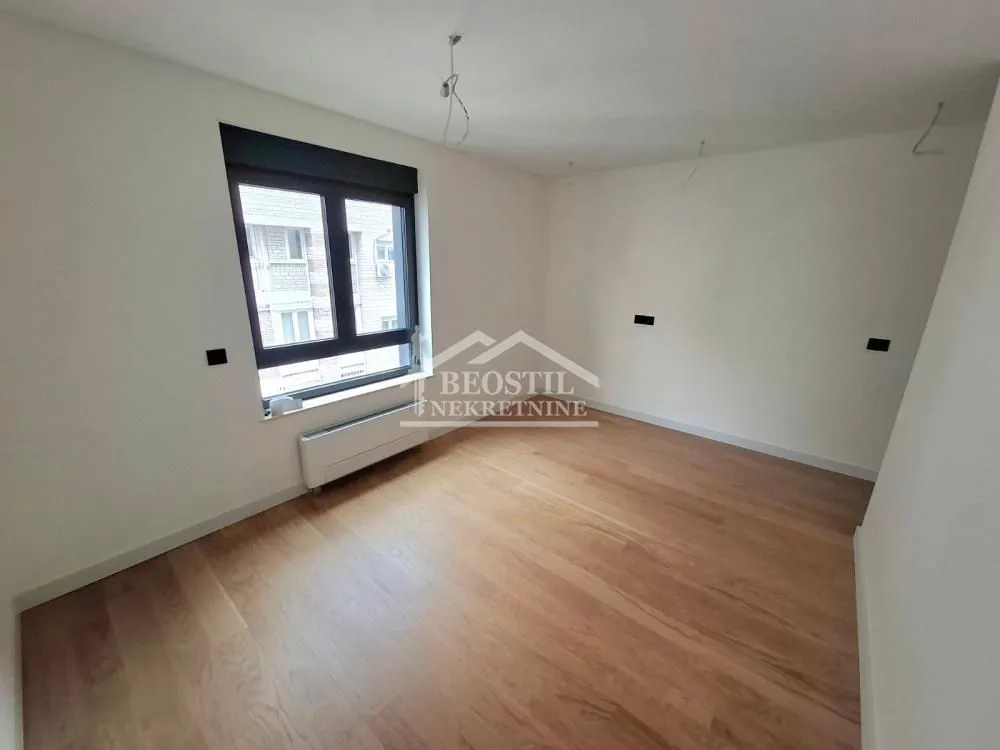 Prodaja, četvorosoban stan, 112m², Banovo Brdo, Beograd