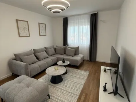 Izdavanje, dvosoban stan, 70m², Stari Aerodrom, Podgorica