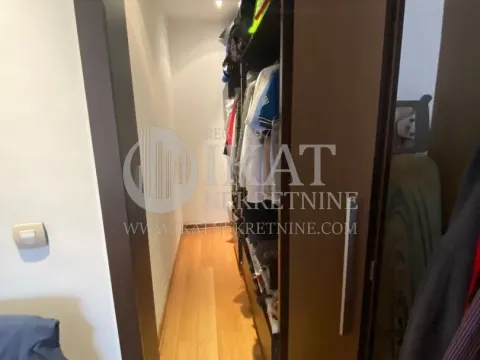 Izdavanje, trosoban stan, 95m², Savski Venac, Beograd - image 17