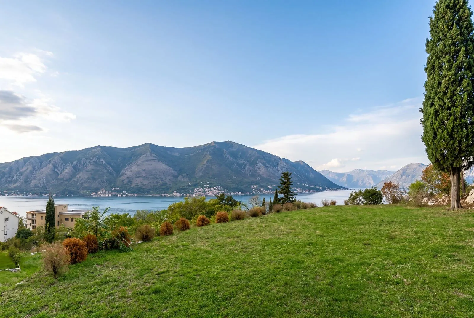 Prodaja, plac, 2733m², Dobrota, Kotor