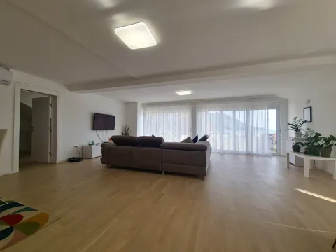 Rent, two bedroom apartment, 70m², Seoce, Budva - image 20