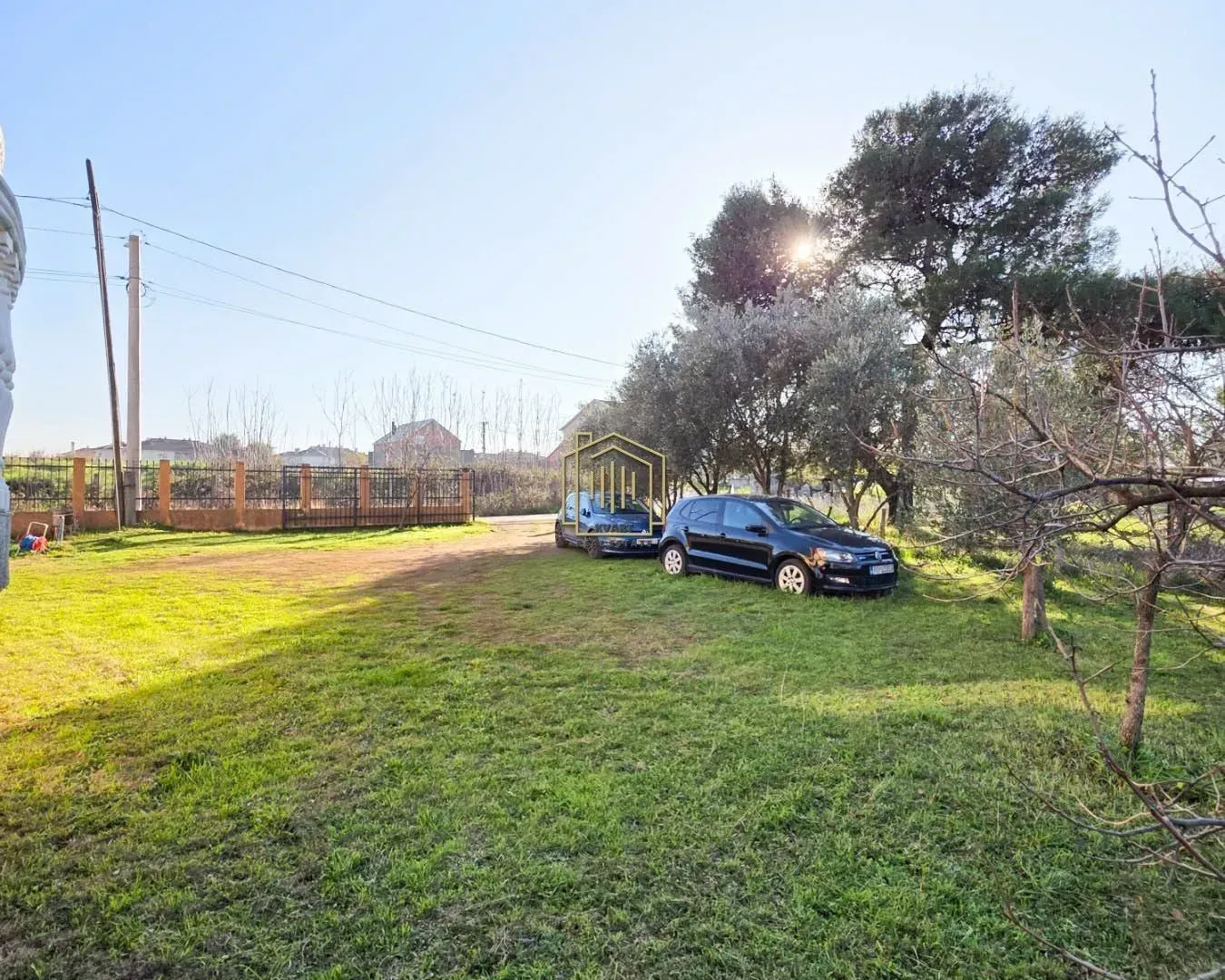 Prodaja, kuća, 350m², Zlatica, Podgorica