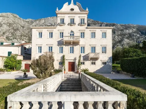 Sale, house, 1100m², Dobrota, Kotor - image 21