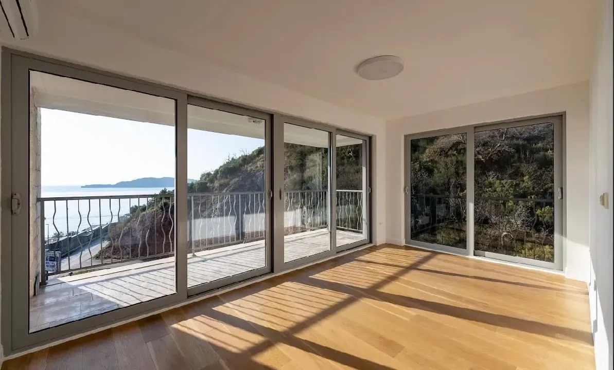 Prodaja, trosoban stan, 160m², Pržno, Budva