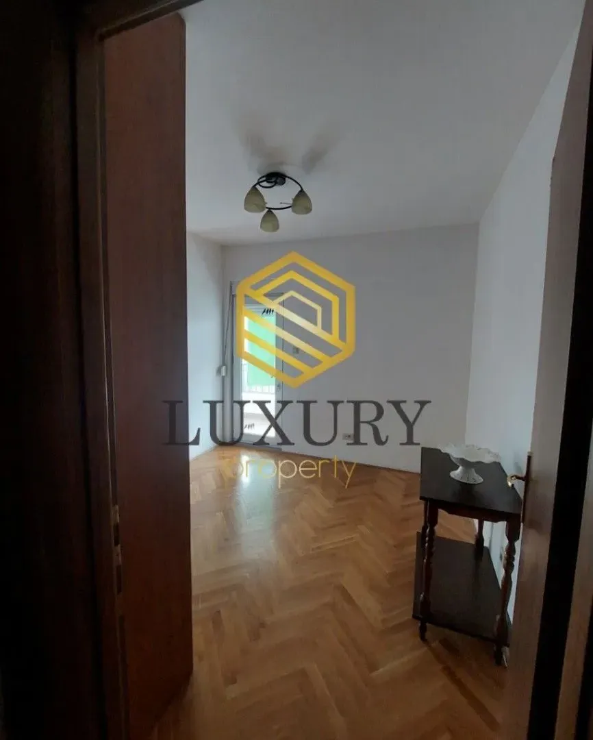 Prodaja, trosoban stan, 80m², Blok 9, Podgorica