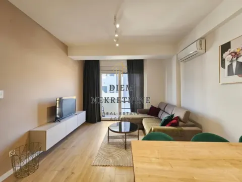 Izdavanje, jednosoban stan, 43m², Centar, Bar - image 1