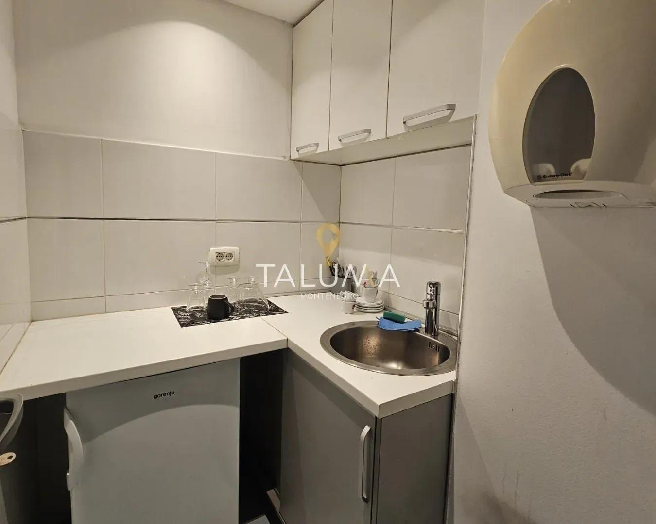 Rent, office space, 180m², City Kvart, Podgorica