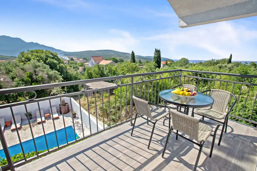 Rent, house, 100m², Bogišići, Tivat