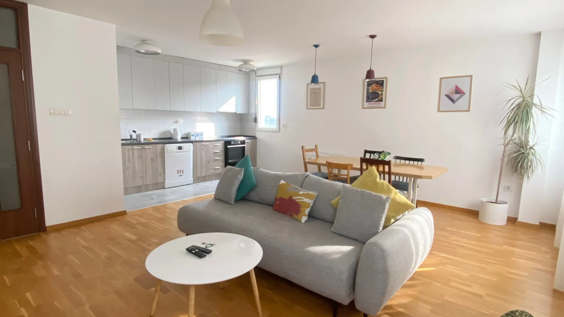 Prodaja, trosoban stan, 95m², Blok 5, Podgorica