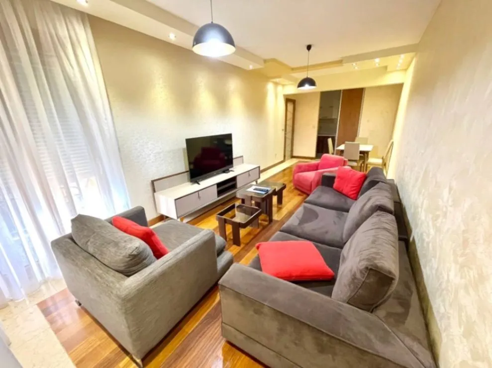 Prodaja, dvosoban stan, 79m², Centar, Podgorica