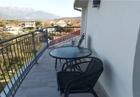 Rent, studio apartment, 75m², Obala Đuraševića, Tivat - image 3