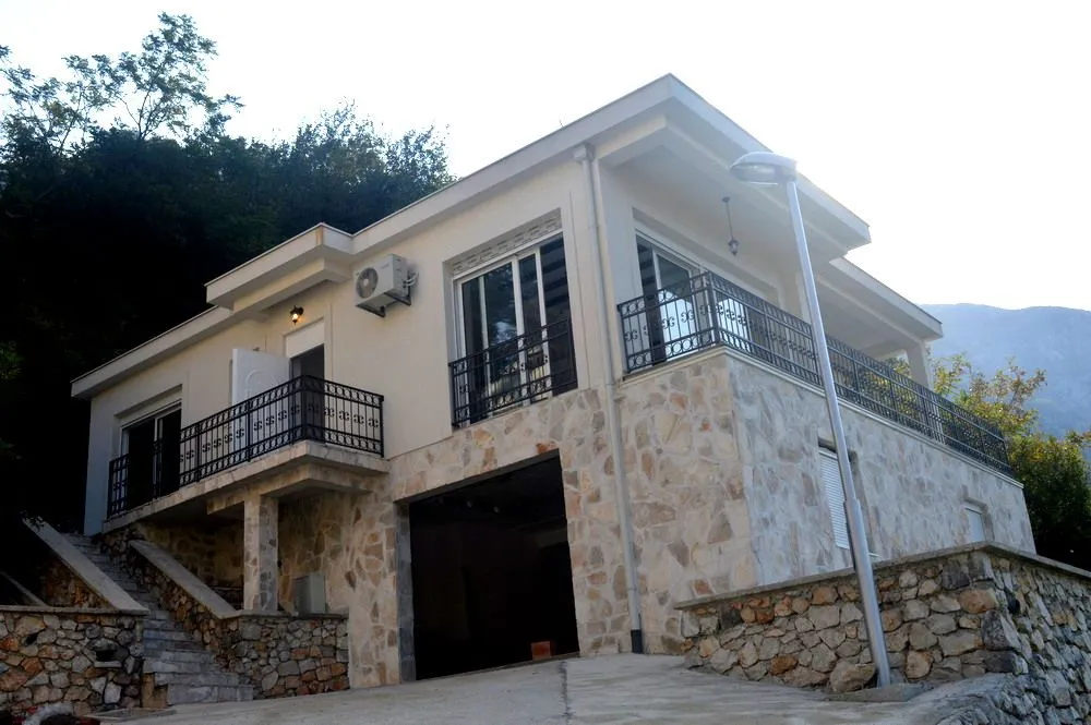 Prodaja, kuća, 200m², Risan, Kotor