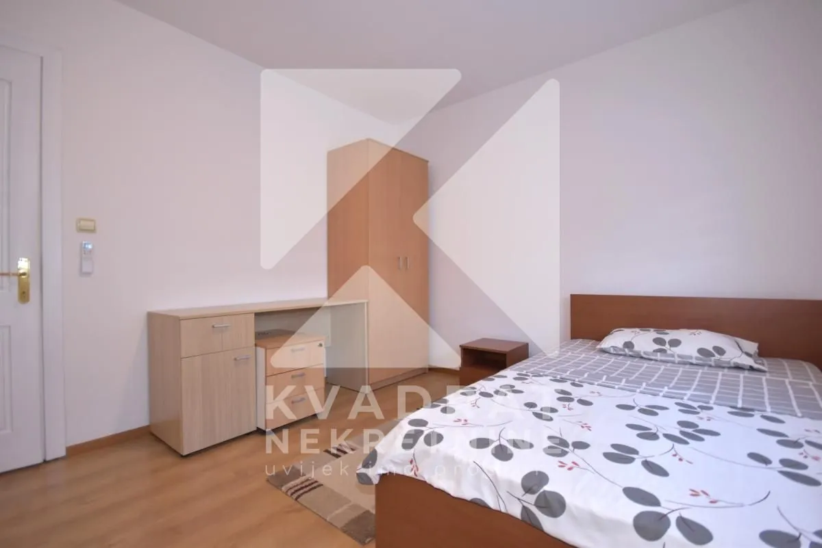 Rent, house, 200m², Dalmatinska ulica, Podgorica