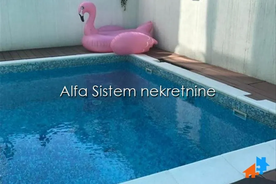 Izdavanje, stan, 220m², Savski Venac, Beograd