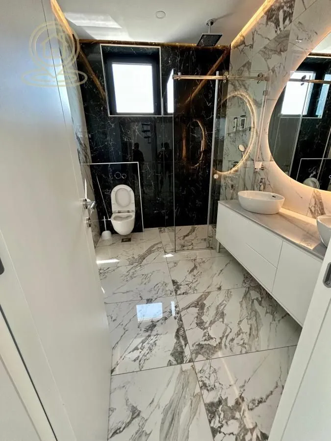 Izdavanje, kuća, 180m², Sremska Kamenica, Petrovaradin