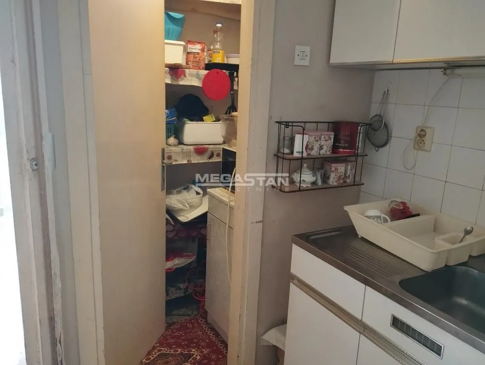 Sale, three bedroom apartment, 70m², Padinska Skela, Palilula Sve Podlokacije