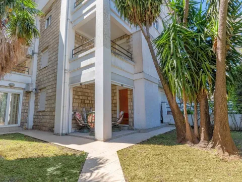 Sale, two bedroom apartment, 80m², Budva, Crna Gora - image 2