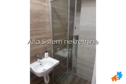 Kupatilo sa tuš kabinom i umivaonikom. - image 14