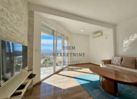 Izdavanje, trosoban stan, 150m², Stari Bar, Bar